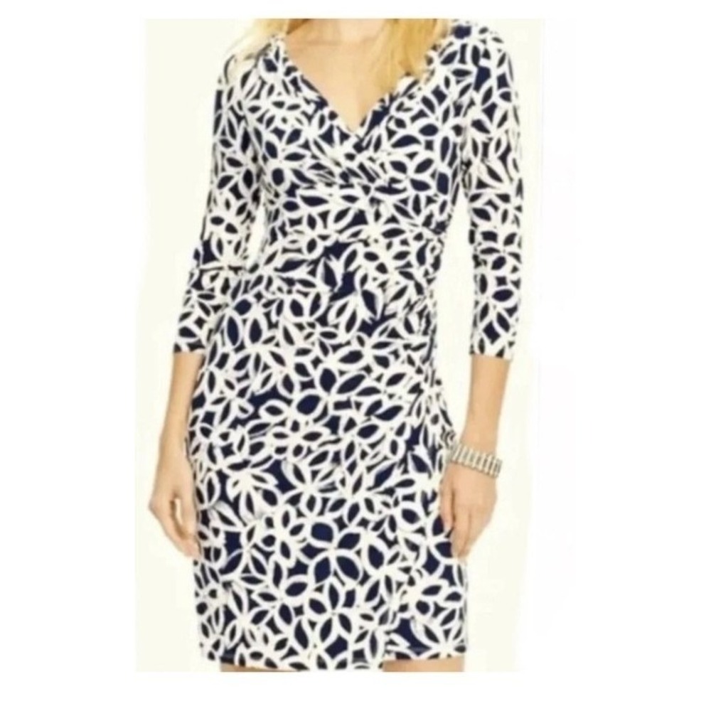 Lauren Ralph Lauren navy and white v-neck sheath side scrunch dress. Size 4.